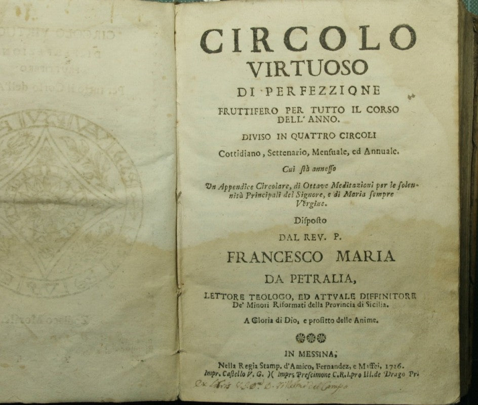 Circolo virtuoso di perfezione fruttifero per tutto il corso dell'anno